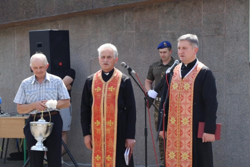 Запамʼятаймо кожного, хто віддав життя за рідну землю!
